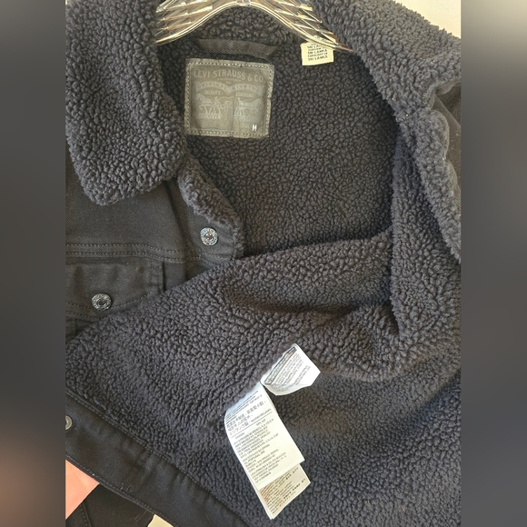 Levi's Sherpa-lined Trucker Jacket - Picture 6 of 7